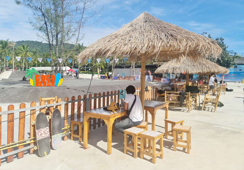 Coco Beach Surfskate
