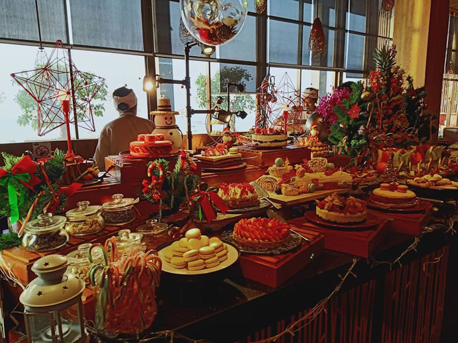 Edge Restaurant - Hilton