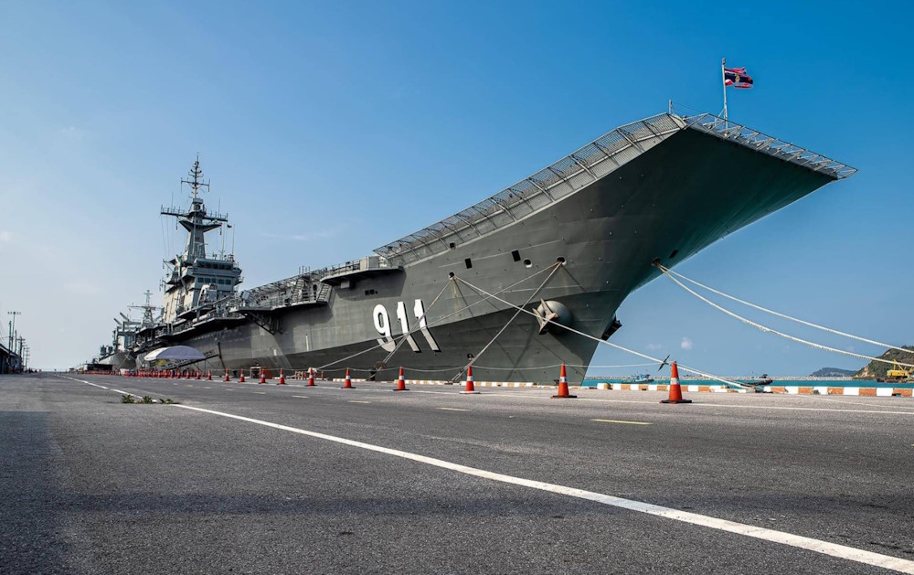 HTMS Chakri Naruebet